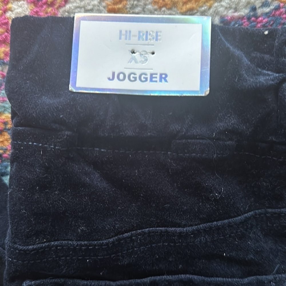 Tinseltown Joggers - Picture 3 of 6